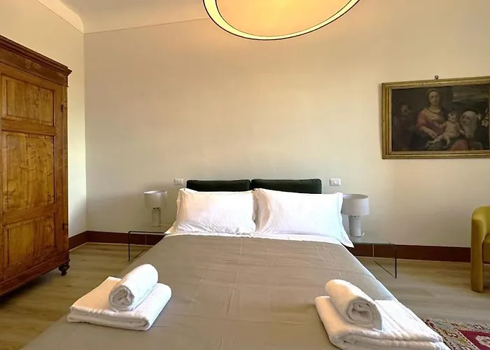 Le Logge-la Capitana * Siena